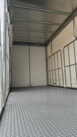 2025 Krueger 34P Straight Curtain Sider B Double White