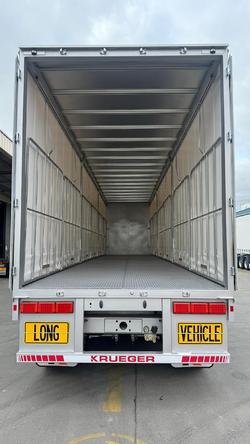 2025 Krueger 34P Straight Curtain Sider B Double White