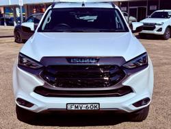 2024 Isuzu
MU-X LS-T