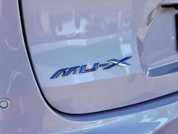 2024 Isuzu
MU-X LS-T