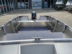 2025 QUINTREX 420 Busta