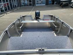 2025 QUINTREX 420 Busta