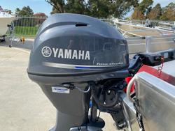 2025 QUINTREX 420 Busta