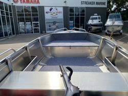 2025 QUINTREX 420 Busta