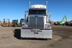 2018 Western Star 4800 Series 4800 FXB WHITE