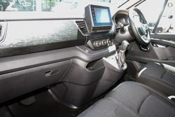 2024 Renault Trafic Premium