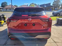 2024 NISSAN J12 TI QASHQAI TI 2-TONE e-POWER FUJI SUNSET RED/BLACK ROOF