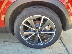 2024 NISSAN J12 TI QASHQAI TI 2-TONE e-POWER FUJI SUNSET RED/BLACK ROOF