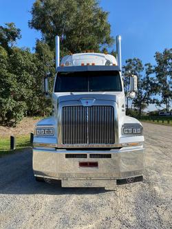 2016 Western Star 5800 Series 5864 White