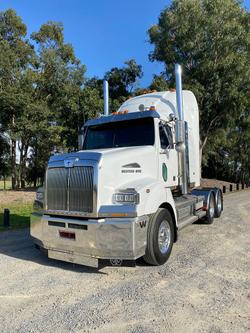 2016 Western Star 5800 Series 5864 White