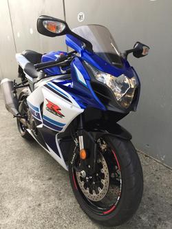 2016 Suzuki
GSX-R1000 30th Anniversary Edition