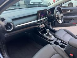 2024 Kia
                Cerato Sport+