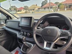 2024 Renault
                Trafic Pro