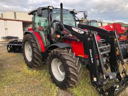 Massey Ferguson 4707 C-4 CAB Tractor 4WD  Quicke Loader 75HP