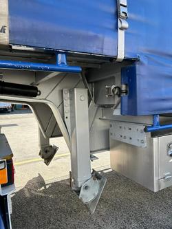 2021 Maxitrans St3 34 Pallet Drop Deck Mezzanine R/T