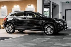 2019 MERCEDES-BENZ GLA 180