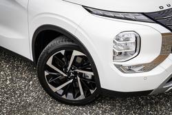 2024 MITSUBISHI OUTLANDER ASPIRE 7 SEAT (2WD)