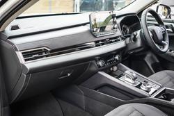 2024 MITSUBISHI OUTLANDER ASPIRE 7 SEAT (2WD)