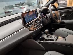 2025 Lexus ES300h Luxury 2.5L Hybrid Auto CVT Sedan