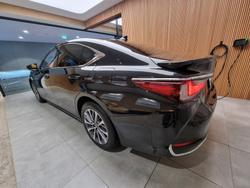 2025 Lexus ES300h Luxury 2.5L Hybrid Auto CVT Sedan