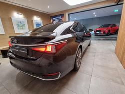 2025 Lexus ES300h Luxury 2.5L Hybrid Auto CVT Sedan