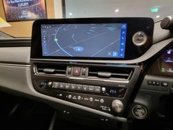 2025 Lexus ES300h Luxury 2.5L Hybrid Auto CVT Sedan