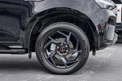 2026 Isuzu MU-X X-TERRAIN