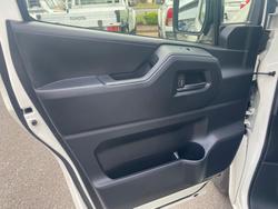 2019 Toyota Hiace Hiace Bus SLWB 2.8L T Diesel Automatic 9633060 001