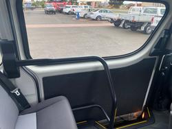 2019 Toyota Hiace Hiace Bus SLWB 2.8L T Diesel Automatic 9633060 001