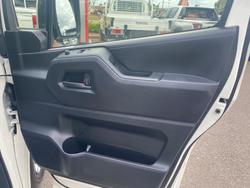 2019 Toyota Hiace Hiace Bus SLWB 2.8L T Diesel Automatic 9633060 001