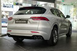 2025 Maserati
Grecale