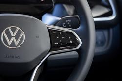 2025 Volkswagen ID. Buzz Pro BEV560