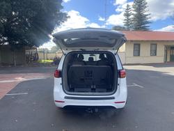 2015 Kia
Carnival