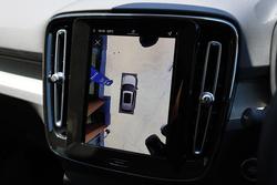 2025 Volvo XC40 Plus B4