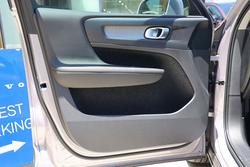 2025 Volvo XC40 Plus B4