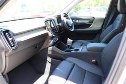 2025 Volvo XC40 Plus B4