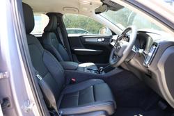 2025 Volvo XC40 Plus B4