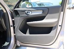 2025 Volvo XC40 Plus B4