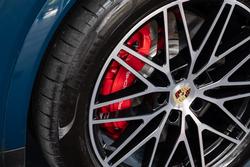 2024 Porsche Cayenne S E-Hybrid