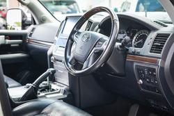 2020 Toyota LANDCRUISER Sahara