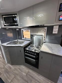 2024 Red Centre Newell 216 LARGE ENSUITE (was $105,490 now $89,990)