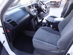 2012 TOYOTA
LANDCRUISER PRADO GX (4x4)