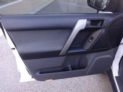 2012 TOYOTA
LANDCRUISER PRADO GX (4x4)