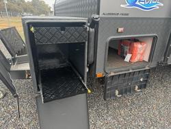 2023 Red Centre OASIS 22.6 Family Van