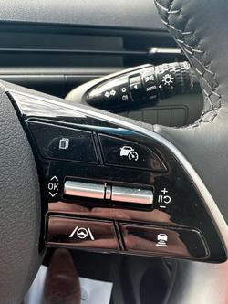 2023 Hyundai
                STARIA LOAD