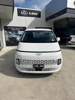 2023 Hyundai
                STARIA LOAD