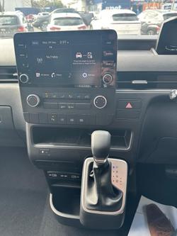 2024 Hyundai
                STARIA LOAD