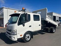 2014 Hino 300 917 917, DUAL CAB, MANUAL, 3 WAY TIPPER, X SHIRE