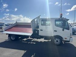 2014 Hino 300 917 917, DUAL CAB, MANUAL, 3 WAY TIPPER, X SHIRE