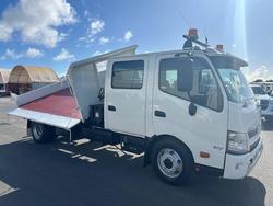 2014 Hino 300 917 917, DUAL CAB, MANUAL, 3 WAY TIPPER, X SHIRE